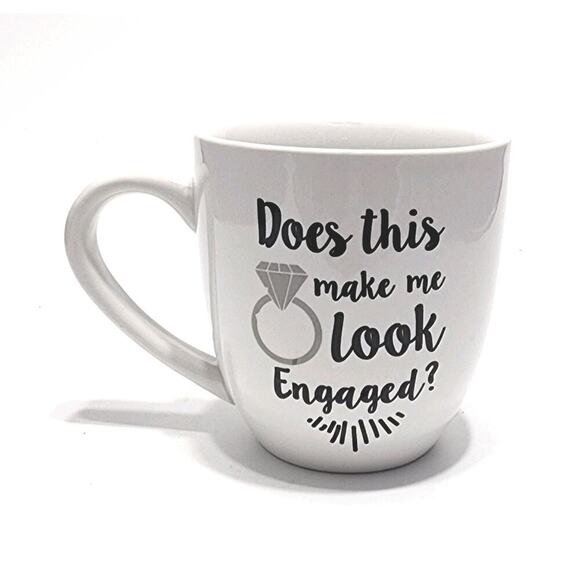 TMD Retail Does This Make Me Look Engaged? White Coffee Cup Mug Novelty Gift New - Picture 2 of 7